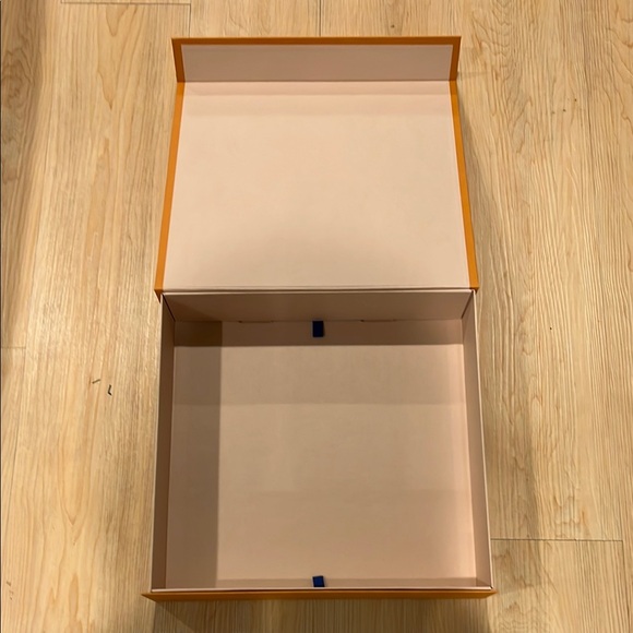 Louis Vuitton Orange Box - Picture 2 of 2